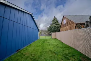 708 E Heintz St, Molalla, OR 97038 - Photo 29