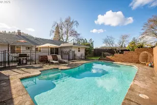 10891 SE Spruce View Ln, Happy Valley, OR 97086 - Photo 35