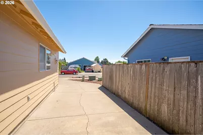 1425 SW Emily Dr, McMinnville, OR 97128 - Photo 39