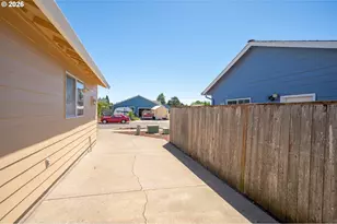 1425 SW Emily Dr, McMinnville, OR 97128 - Photo 39