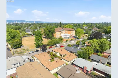 2350 SE 42nd St, Portland, OR 97215 - Photo 11
