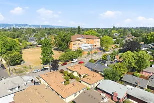 2350 SE 42nd St, Portland, OR 97215 - Photo 11