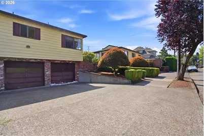 2350 SE 42nd St, Portland, OR 97215 - Photo 3
