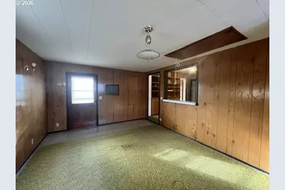2012 NE Vine St, Roseburg, OR 97470 - Photo 9