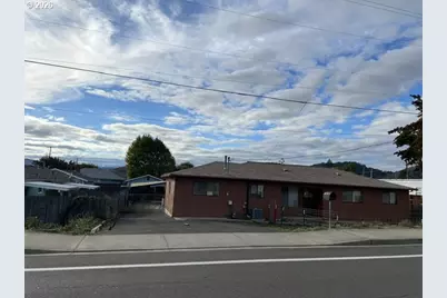 2012 NE Vine St, Roseburg, OR 97470 - Photo 1