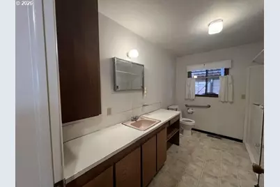 2012 NE Vine St, Roseburg, OR 97470 - Photo 15