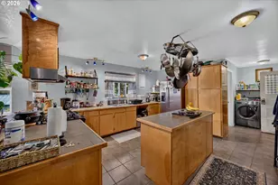 1570 N Irving St, Coquille, OR 97423 - Photo 11