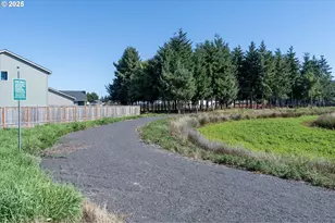 1906 Melody Wy, Longview, WA 98632 - Photo 35