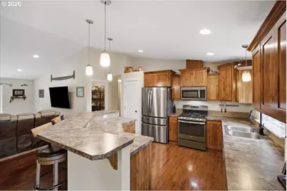 38712 River Dr, Lebanon, OR 97355 - Photo 7