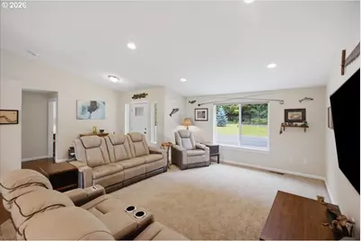 38712 River Dr, Lebanon, OR 97355 - Photo 3
