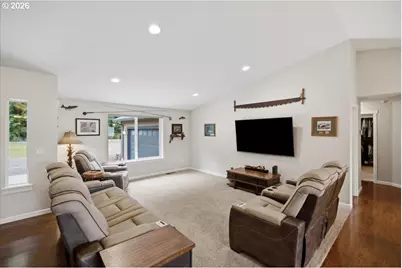 38712 River Dr, Lebanon, OR 97355 - Photo 5