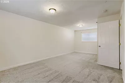 1675 NE Juniper Ave, Gresham, OR 97030 - Photo 13