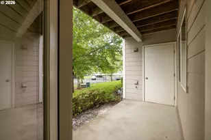 15056 NW Central Dr, Portland, OR 97229 - Photo 23