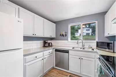 6670 Seattle Ave, Bay City, OR 97107 - Photo 9