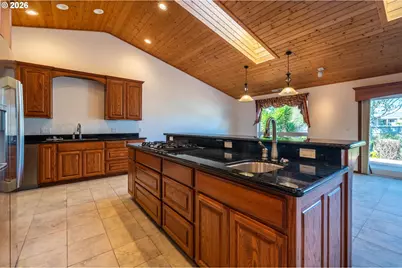 277 10th St, Bandon, OR 97411 - Photo 17