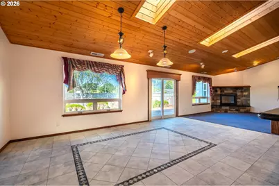 277 10th St, Bandon, OR 97411 - Photo 23