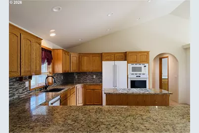 210 Palomino Ave, Roseburg, OR 97471 - Photo 11