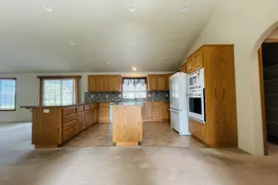 210 Palomino Ave, Roseburg, OR 97471 - Photo 17