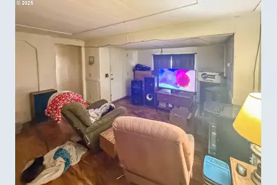 301 Conrad St, Myrtle Creek, OR 97457 - Photo 3