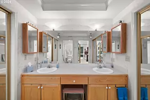 15420 NE Knott St, Portland, OR 97230 - Photo 15