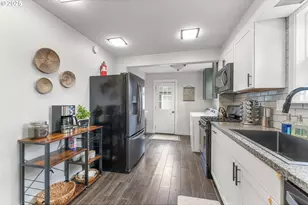 523 W Broccoli St, Roseburg, OR 97471 - Photo 13