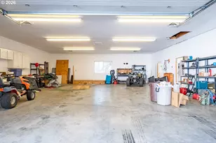 321 Arcadia Dr, Roseburg, OR 97471 - Photo 31