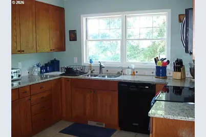 321 Arcadia Dr, Roseburg, OR 97471 - Photo 7