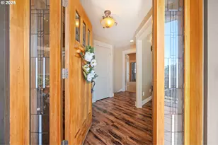 683 N V St, Washougal, WA 98671 - Photo 3