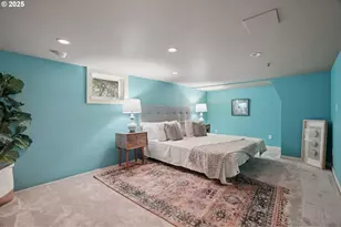 2758 NE Schuyler St, Portland, OR 97212 - Photo 17