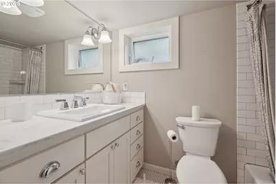 2758 NE Schuyler St, Portland, OR 97212 - Photo 19