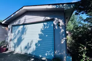 129 Evergreen Ln, Florence, OR 97439 - Photo 3
