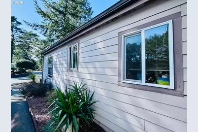 129 Evergreen Ln, Florence, OR 97439 - Photo 3