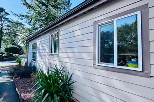 129 Evergreen Ln, Florence, OR 97439 - Photo 3