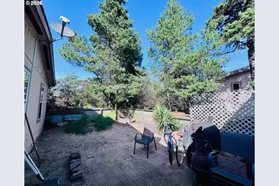 129 Evergreen Ln, Florence, OR 97439 - Photo 15