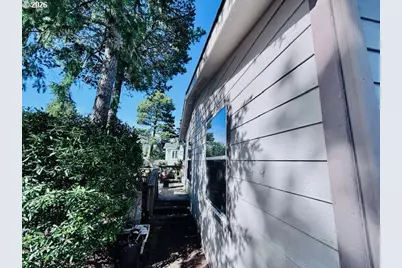 129 Evergreen Ln, Florence, OR 97439 - Photo 5