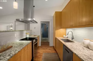 2755 SW Fairmount Blvd, Portland, OR 97239 - Photo 5