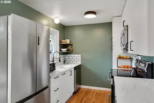 13724 SE Lincoln St, Portland, OR 97233 - Photo 17