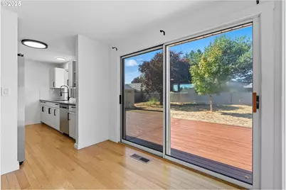 2475 NE Spruce Ave, Gresham, OR 97030 - Photo 9