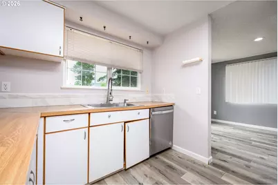 2024 SW Tegart Ave, Gresham, OR 97080 - Photo 5