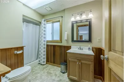 45632 McKenzie Hwy, Vida, OR 97488 - Photo 25