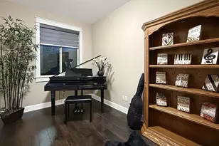 61072 Manhae Loop, Bend, OR 97702 - Photo 3