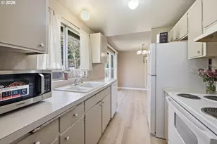 87988 6th St, Veneta, OR 97487 - Photo 11