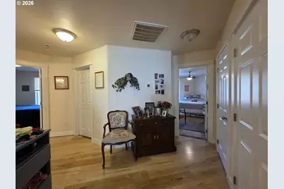 1660 NE Alameda Ave, Roseburg, OR 97470 - Photo 21