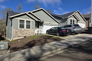 1660 NE Alameda Ave, Roseburg, OR 97470 - Photo 3