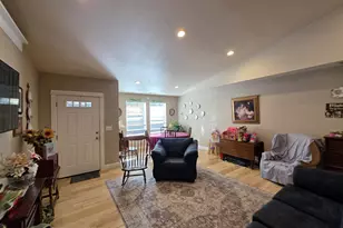 1660 NE Alameda Ave, Roseburg, OR 97470 - Photo 9