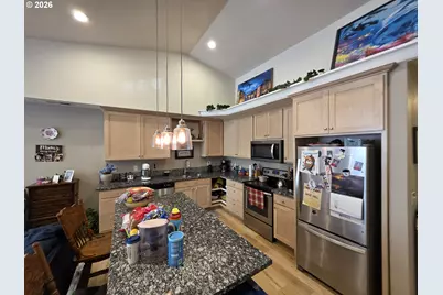 1660 NE Alameda Ave, Roseburg, OR 97470 - Photo 15