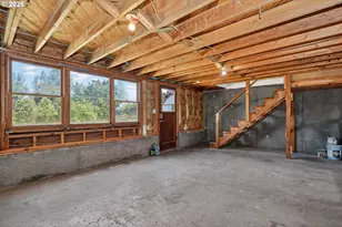 727 E 19th St, The Dalles, OR 97058 - Photo 37