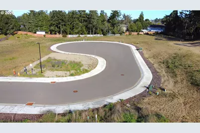 1025 Park Pl, Coos Bay, OR 97420 - Photo 9