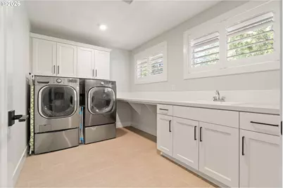 17484 Bryant Rd, Lake Oswego, OR 97035 - Photo 35