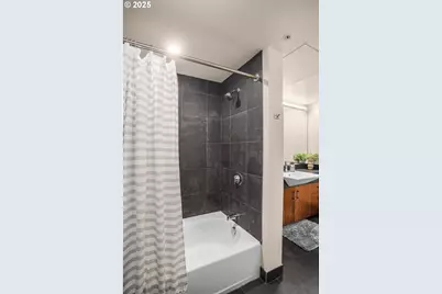 1130 NW 12th Ave #516, Portland, OR 97209 - Photo 21